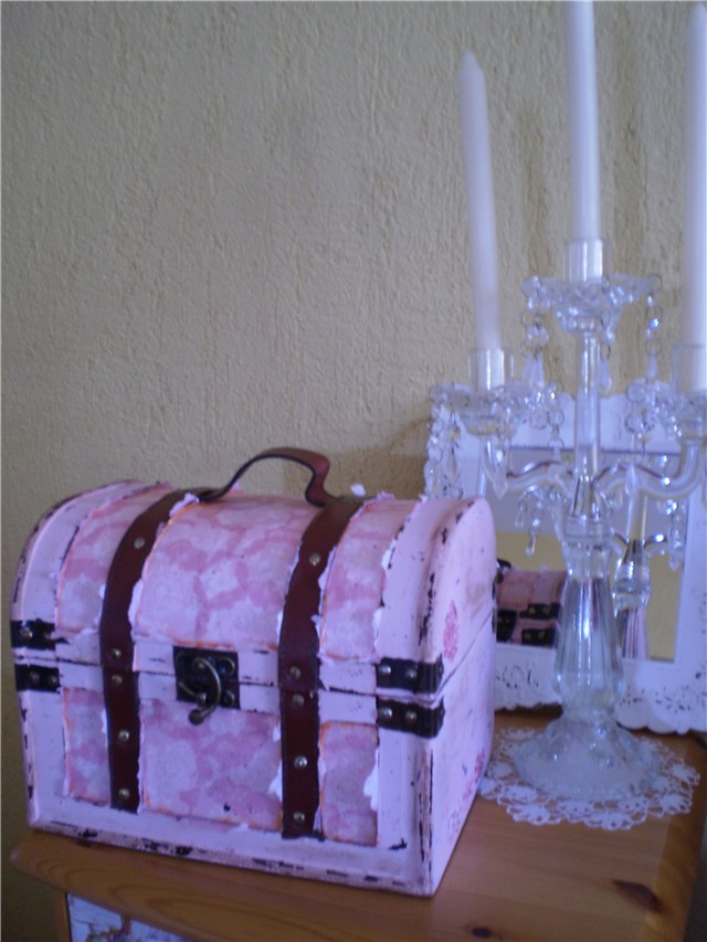 decoupage skrinja
